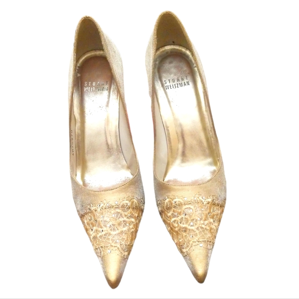 Stuart Weitzman vintage satin gold pointed high heel size 6 M.